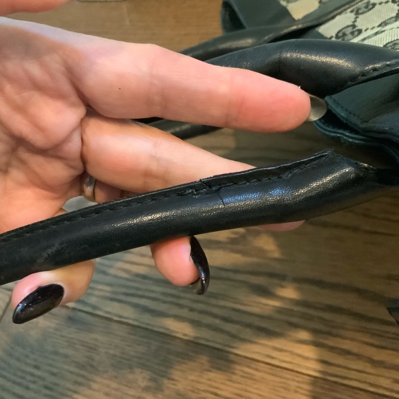 Gucci purse - Picture 3 of 9